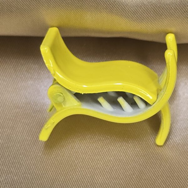 Glossy Multicolor Fish Shape Hair Clips - Image 11