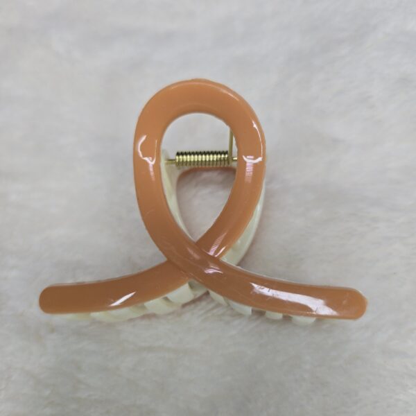 Color Loop Glossy Hair Claw – Medium - Image 3