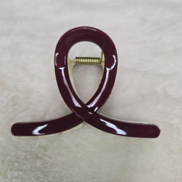 Color Loop Glossy Hair Claw – Medium - Image 4