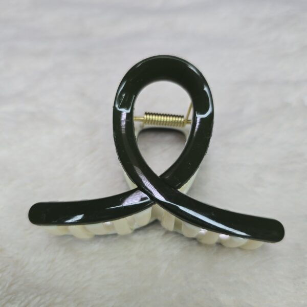 Color Loop Glossy Hair Claw – Medium - Image 9