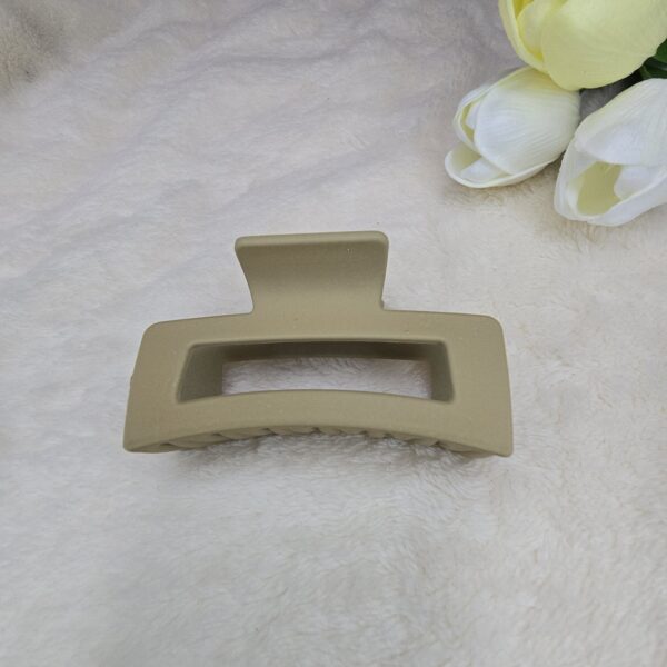 Large Matte Curved Square Hair Claw - Image 4