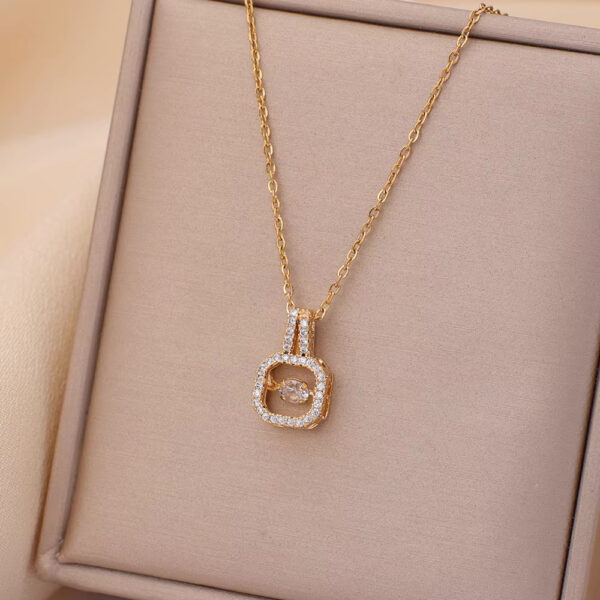 Luxe Solitaire Charm
