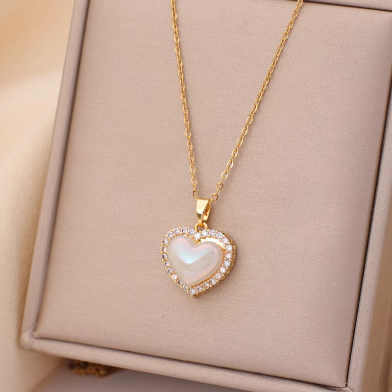 How to Layer Necklaces Without It Looking Messy