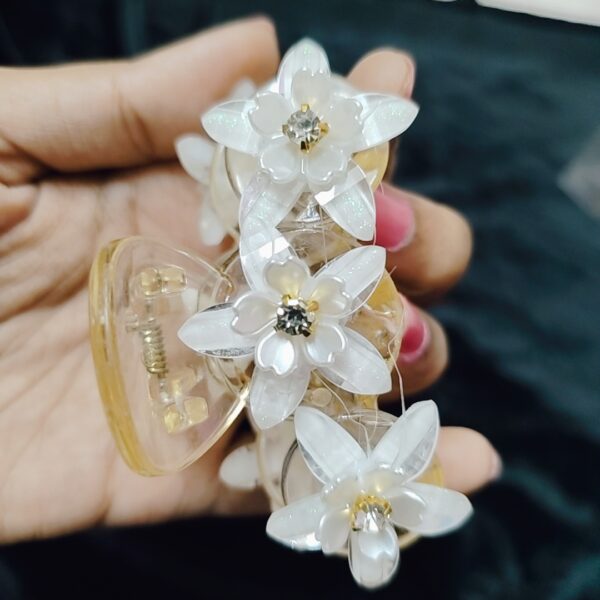 Winged Charm Claw