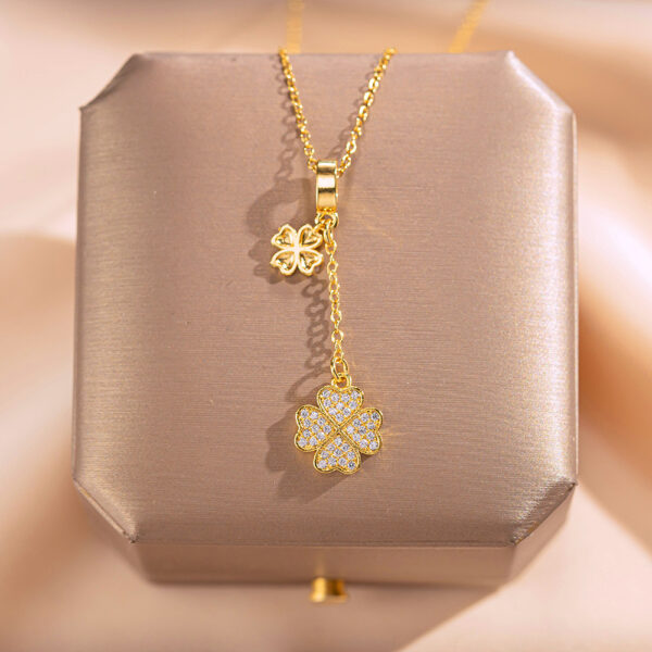 Flower hanging Necklace